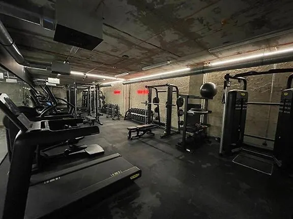 Luxe Studio With Pool, Sauna, Jacuzzi, Gym, Balcony Prague Appartement